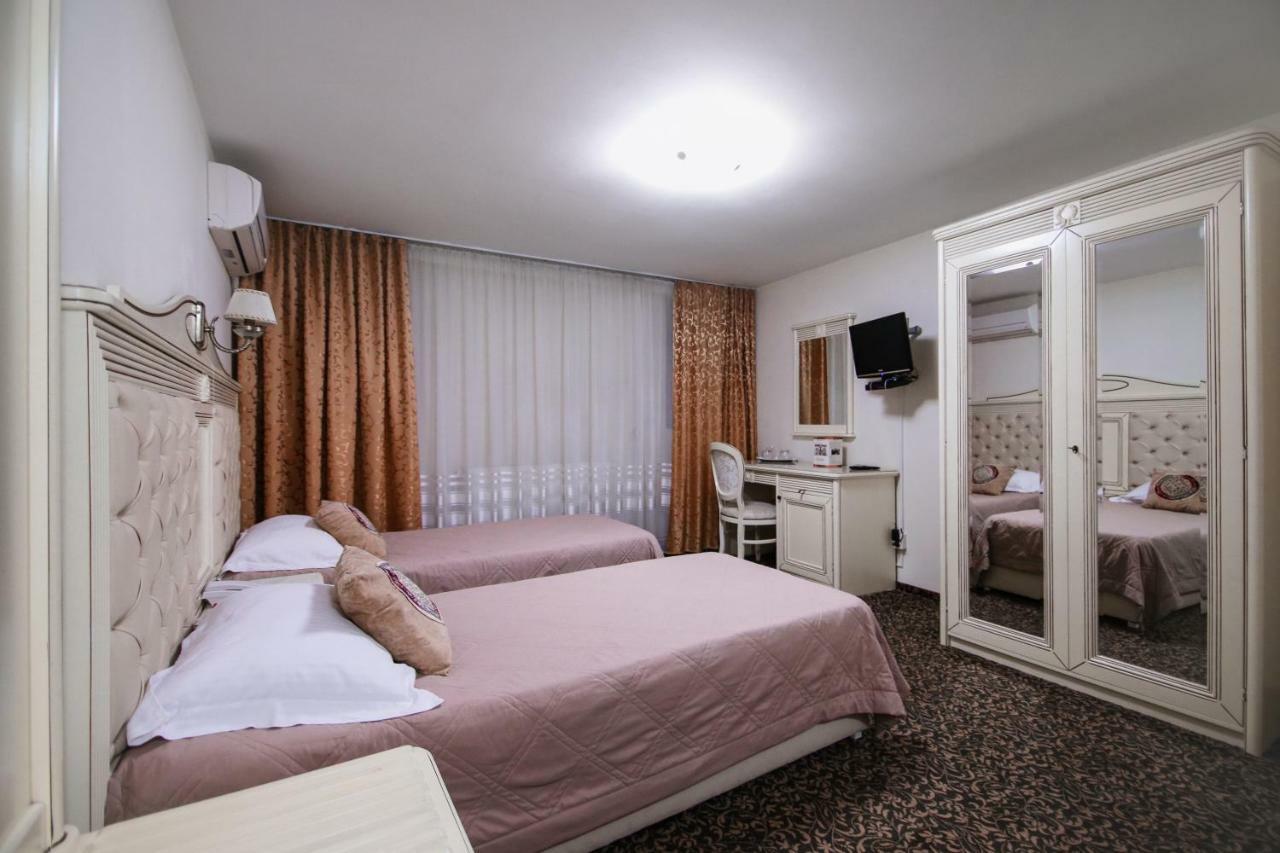 Hotel Royal Craiova Exterior photo